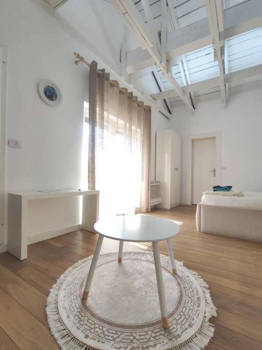 Apartament Loft 2double Bed Stylish Tirana